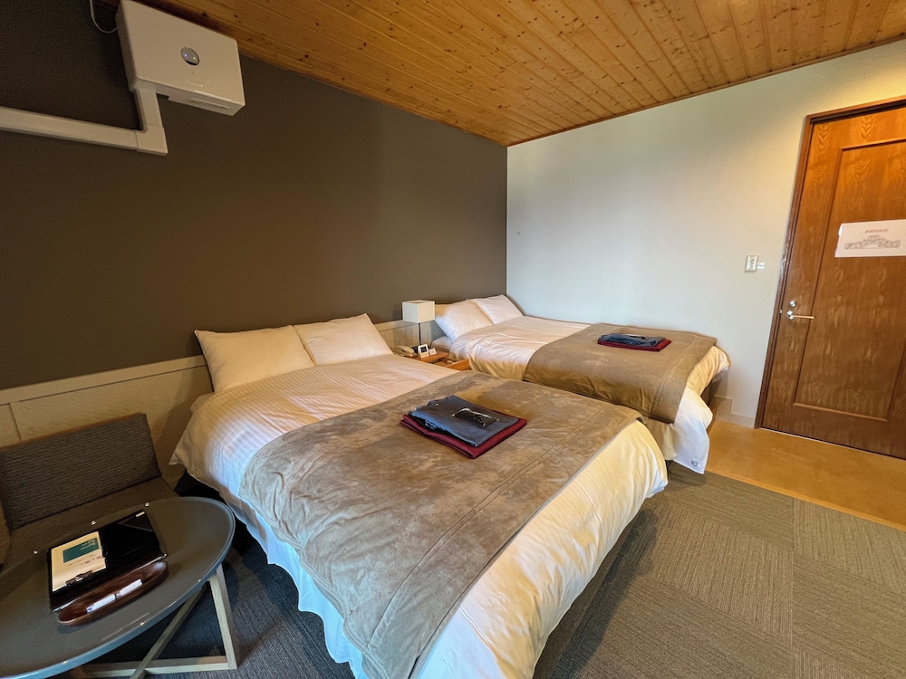 Economy Twin Room photo 2