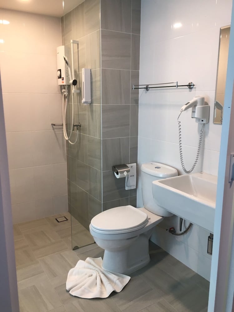 Standard Single Room, 1 King Bed, Non Smoking - Photo 2