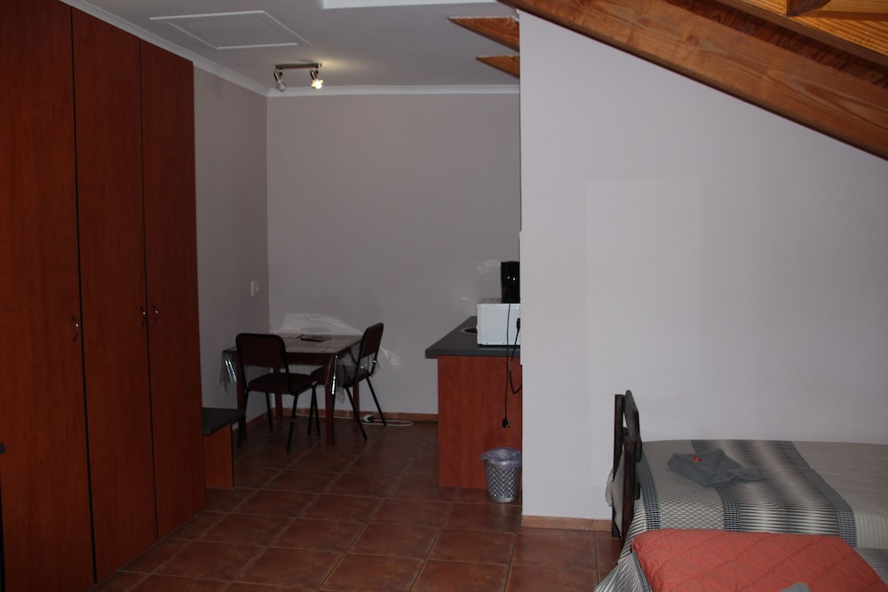 Semi Self-catering suite photo 1