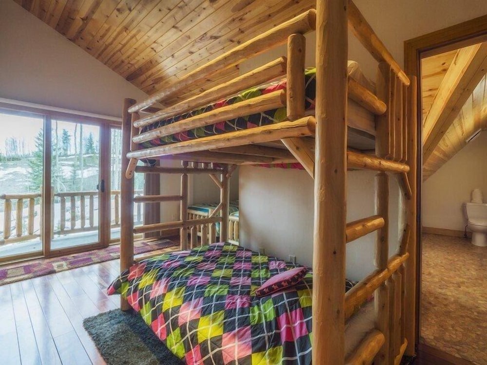 House, 6 Bedrooms