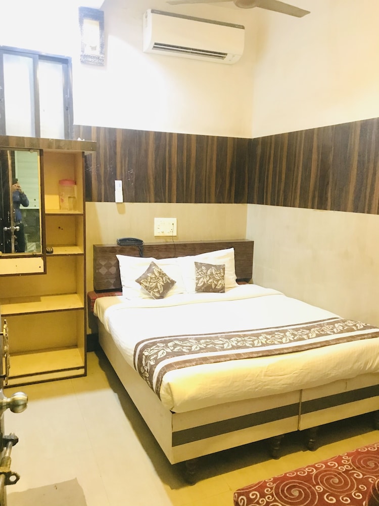 Standard Room - Photo 10