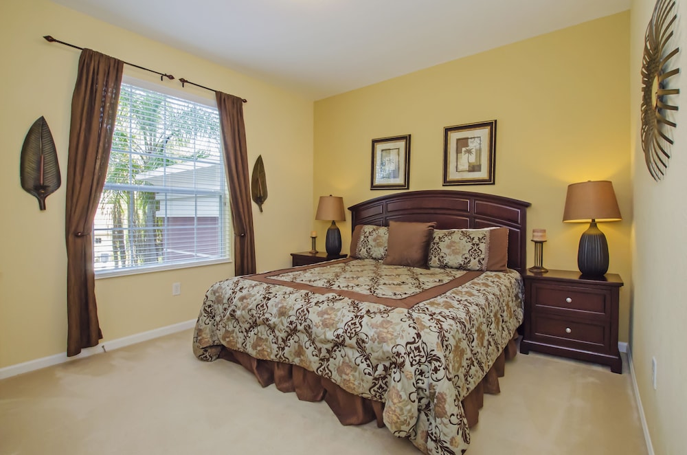 Condo, 3 Bedrooms, Lakeside
