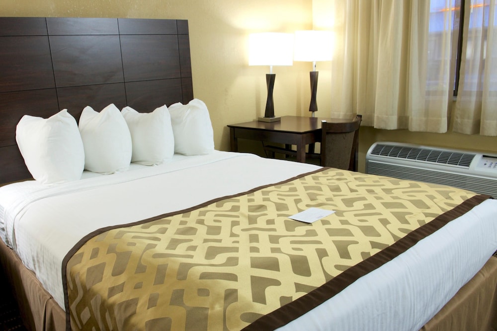 Standard Room, 2 Queen Beds, Non Smoking, Refrigerator & Microwave (Deluxe) - Photo 4