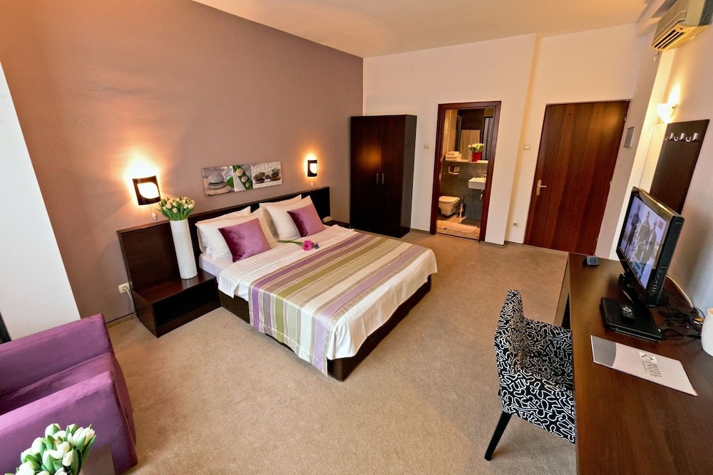 Executive Room (with IPad Tablet) photo 3