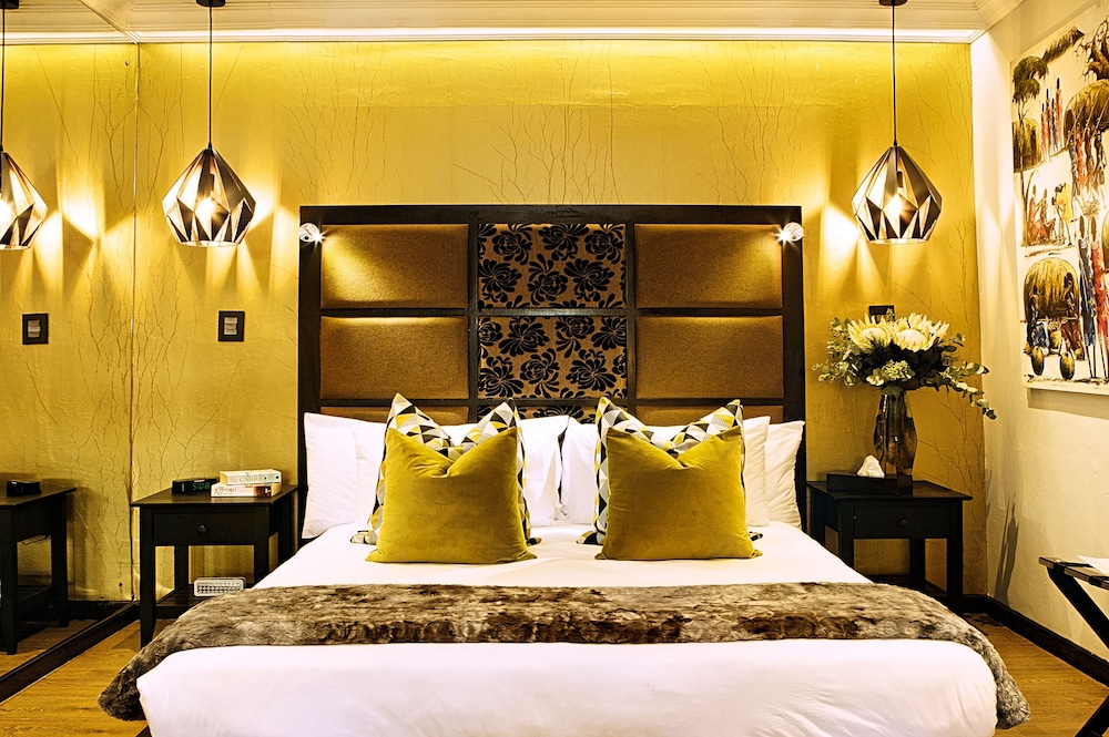 Superior Suite, 1 Queen Bed with Sofa bed, Garden View photo 1