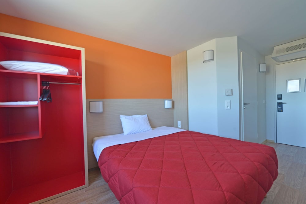 Standard Room, 1 Double Bed - Photo 10