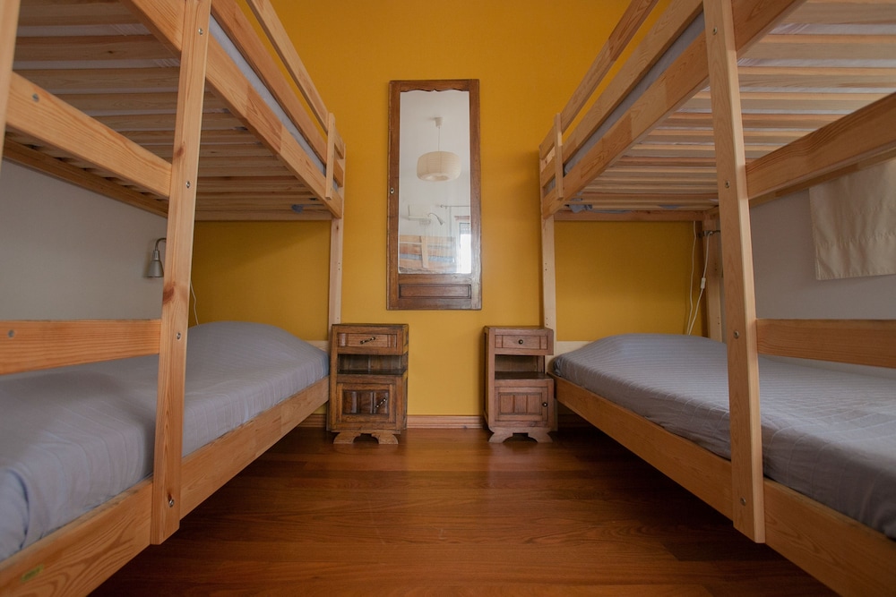Shared Dormitory, Mixed Dorm, Private Bathroom (1 Bed in a 6 Bed Dorm) photo 2