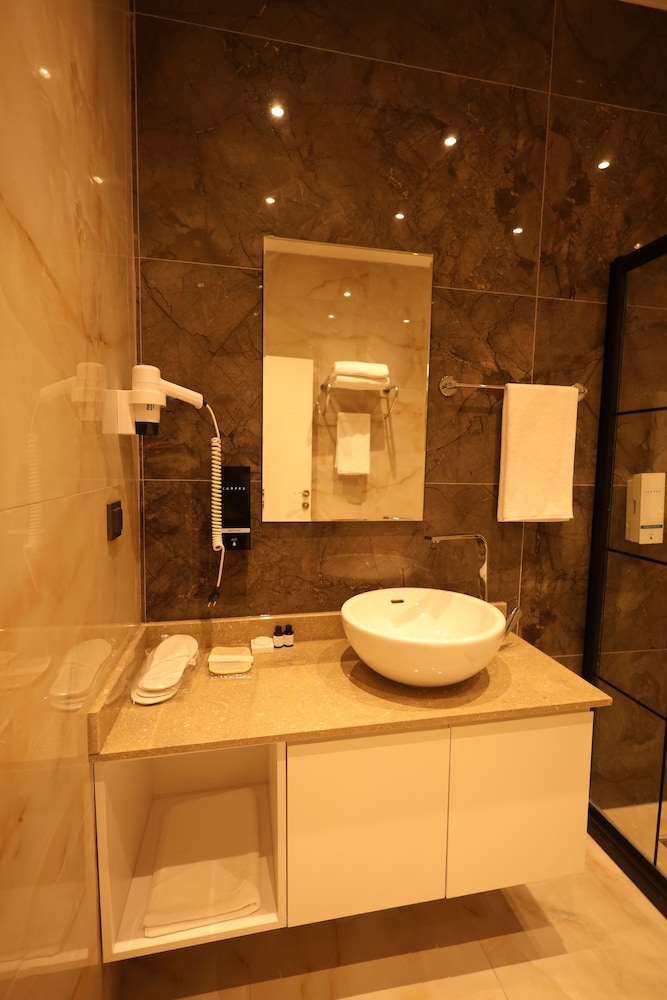 Standard Room - Photo 8