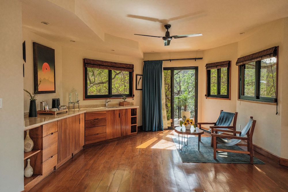 PREMIUM DELUXE TREEHOUSE photo 3