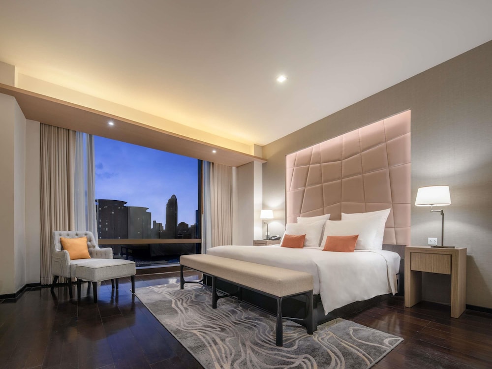 Club Suite, 1 King Bed with Sofa bed (Privilege)