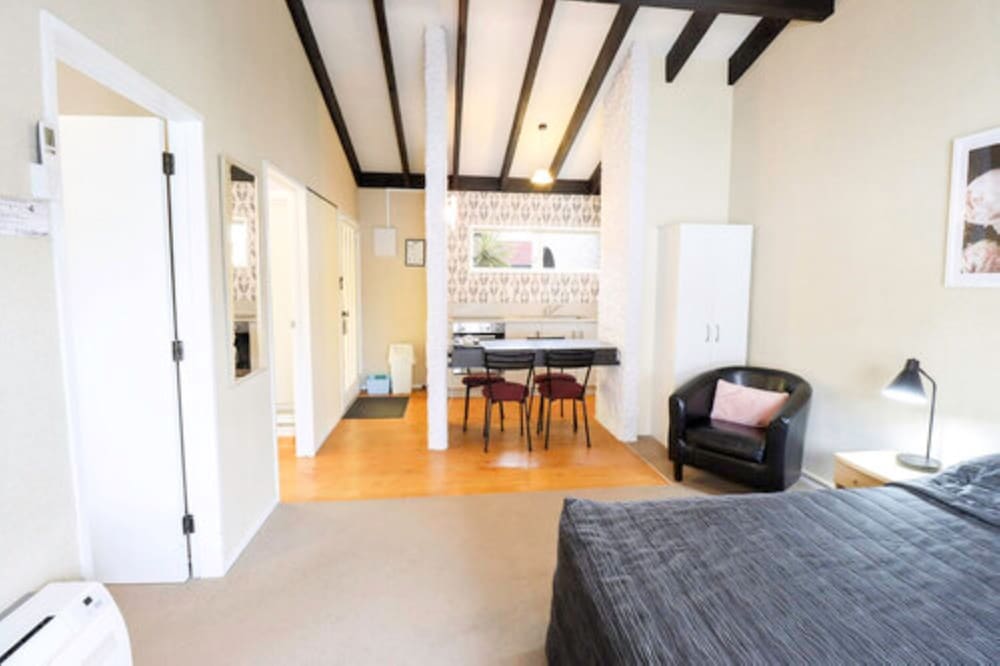 Family Apartment, 1 Bedroom, Non Smoking, Kitchenette (Family Unit) photo 2