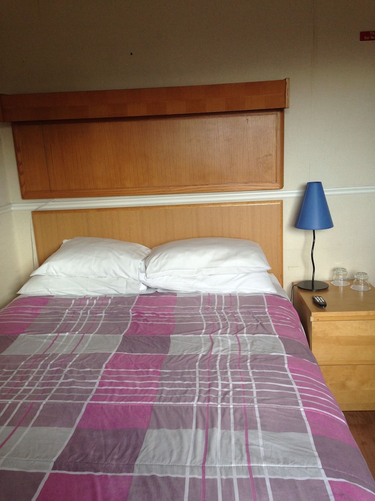 Basic Room, 1 Double Bed, Shared Bathroom - Photo 13