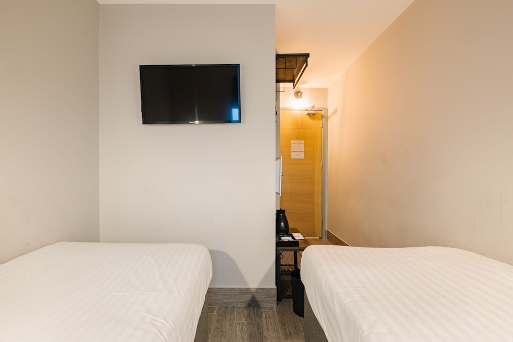Twin Room, 2 Twin Beds, No Windows