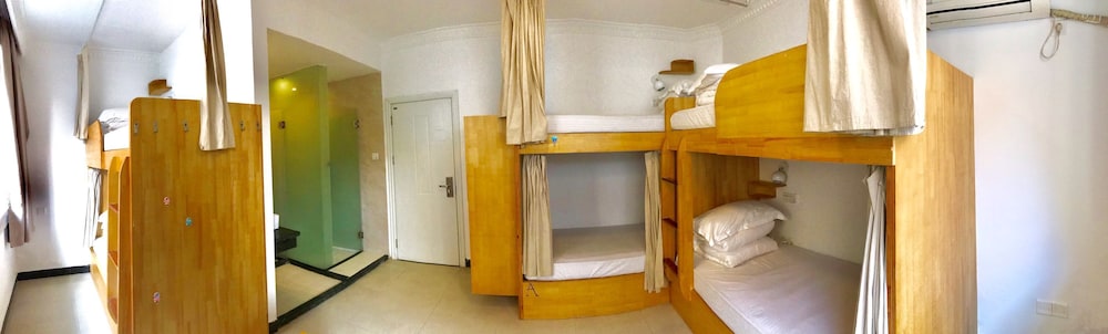One Bed in Mixed 6-people Dormitory photo 1