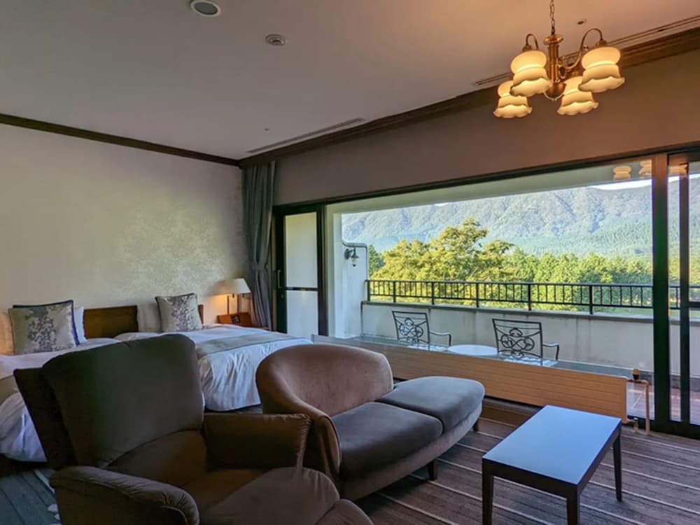 Premier Room, Non-Smoking  - Breakfast Included Plan photo 3