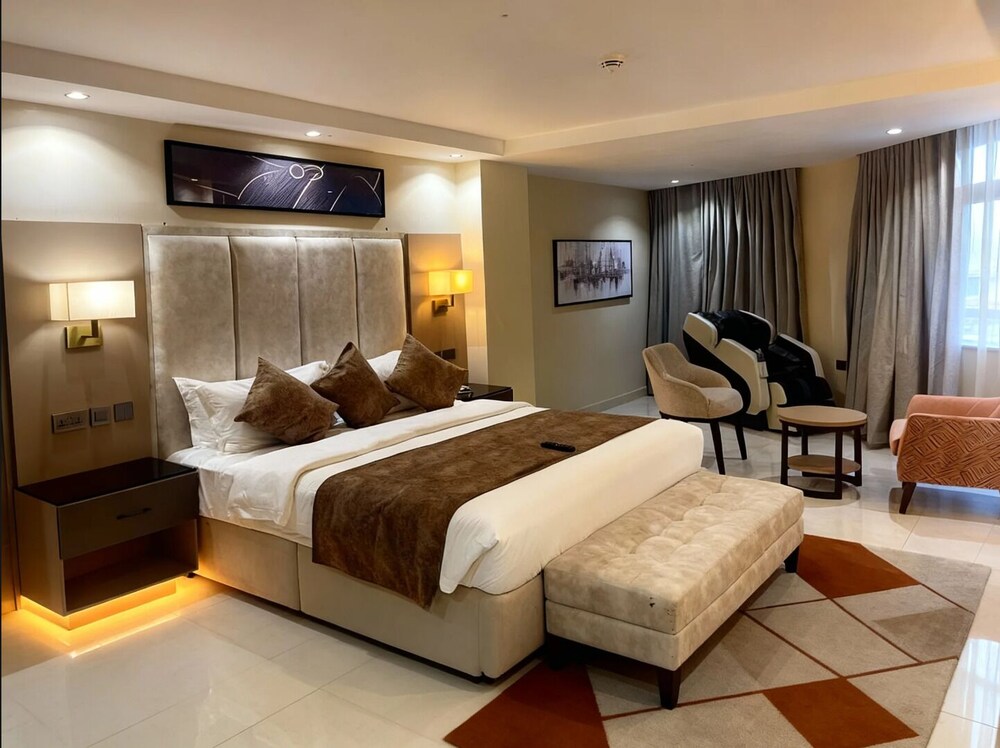 Deluxe Suite