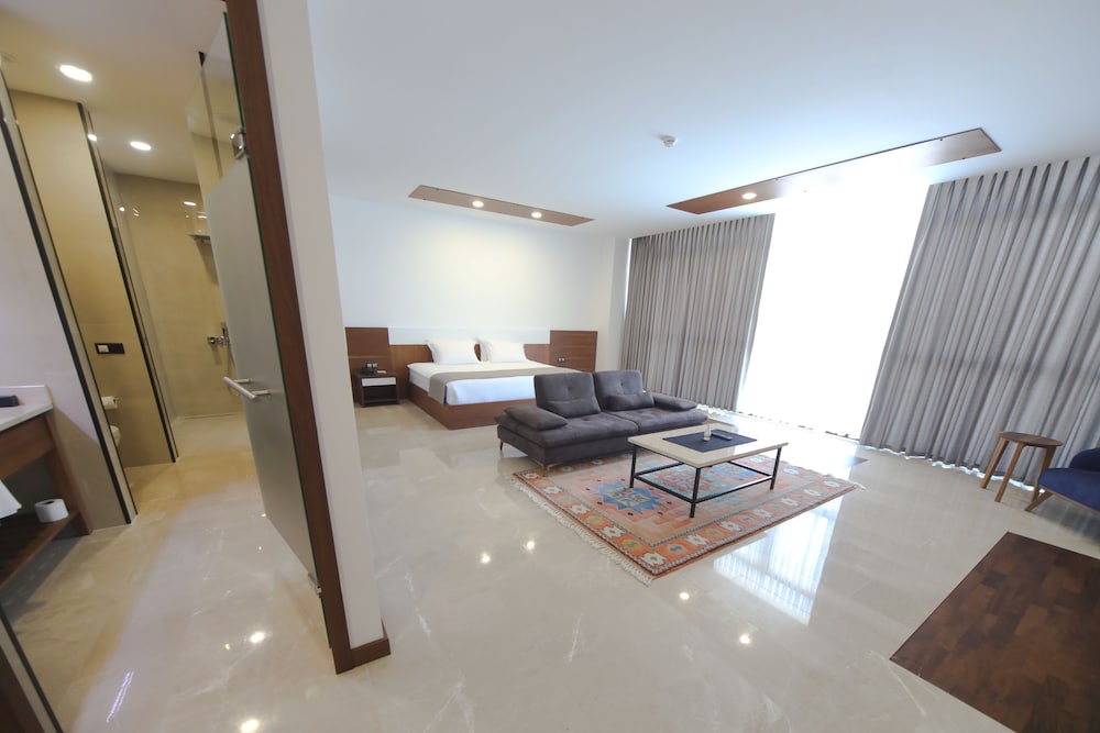 Deluxe Suite photo 1