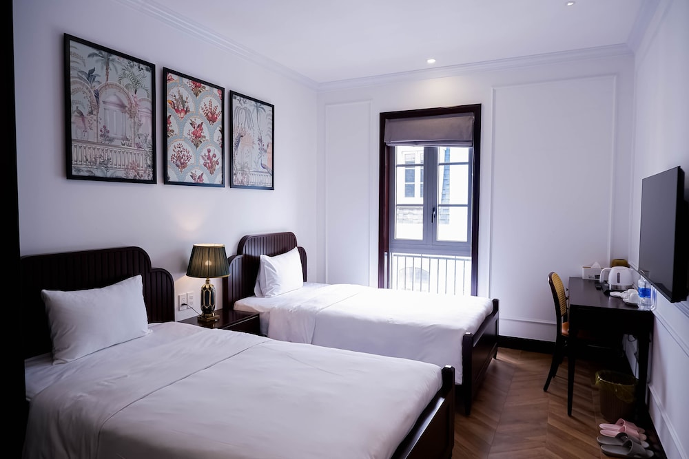 Luxury Twin Room - Photo 9