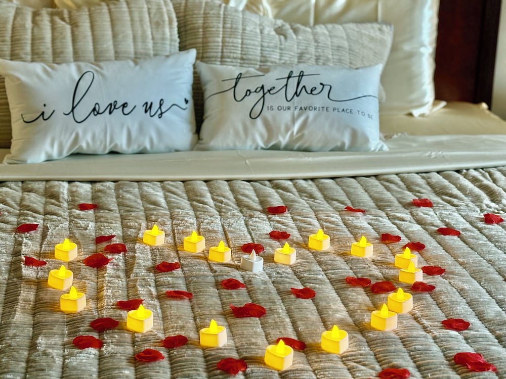 Honeymoon Room photo 1