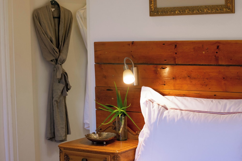 Classic Room, 1 Queen Bed - Photo 10
