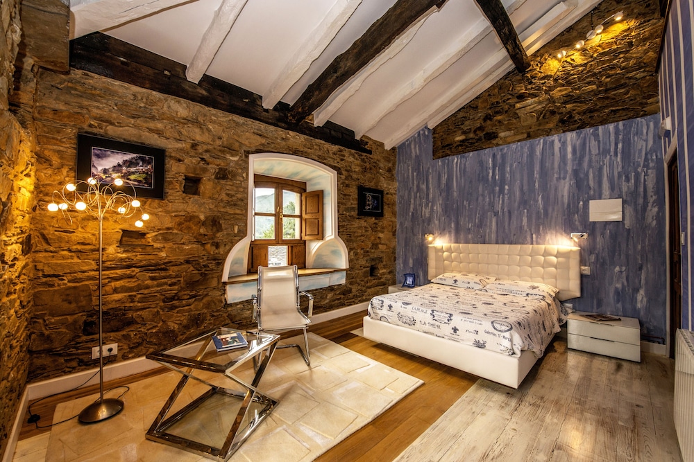 Habitación Doble, Bañera de Hidromasaje (Balcón - O cuarto de Rogelia)