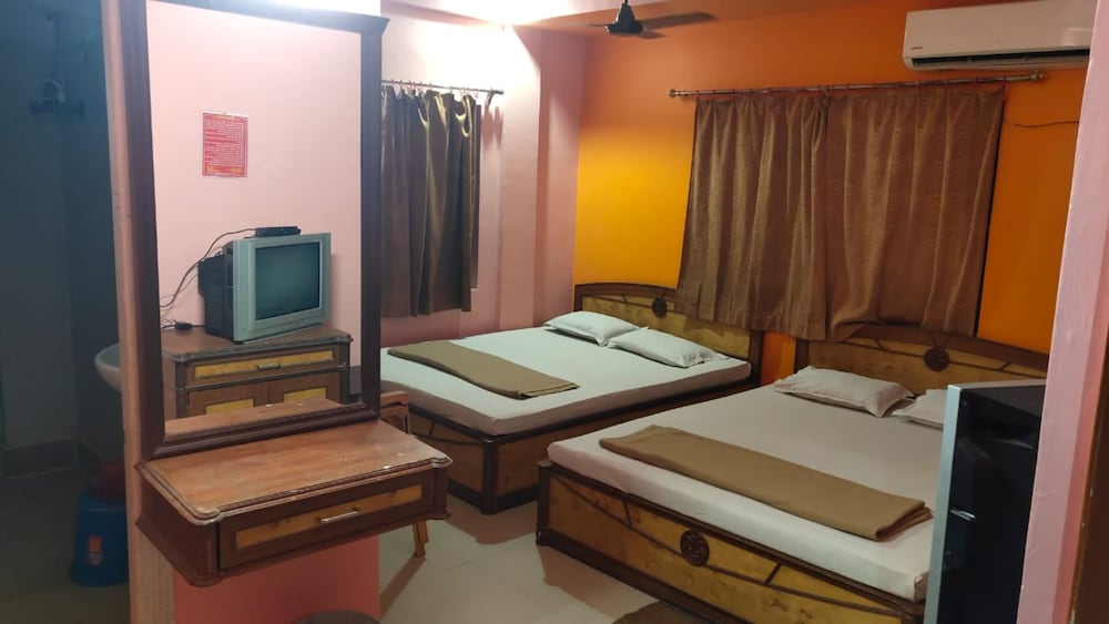 Superior Quadruple Room, Balcony, City View