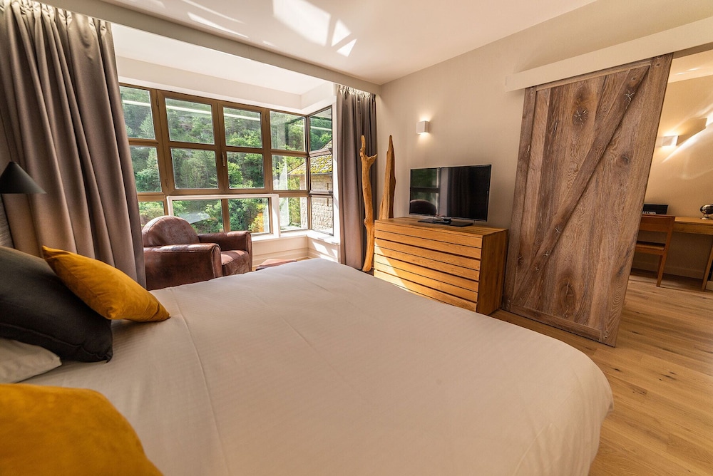 Deluxe Suite, River View photo 1