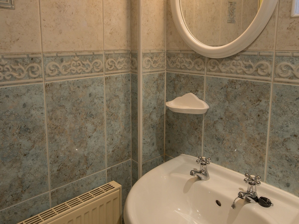 Standard Double Room, Ensuite photo 3