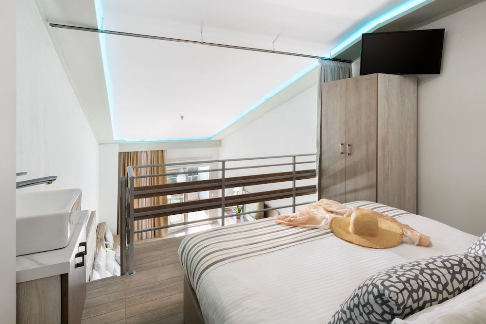 Duplex, 1 Bedroom photo 3