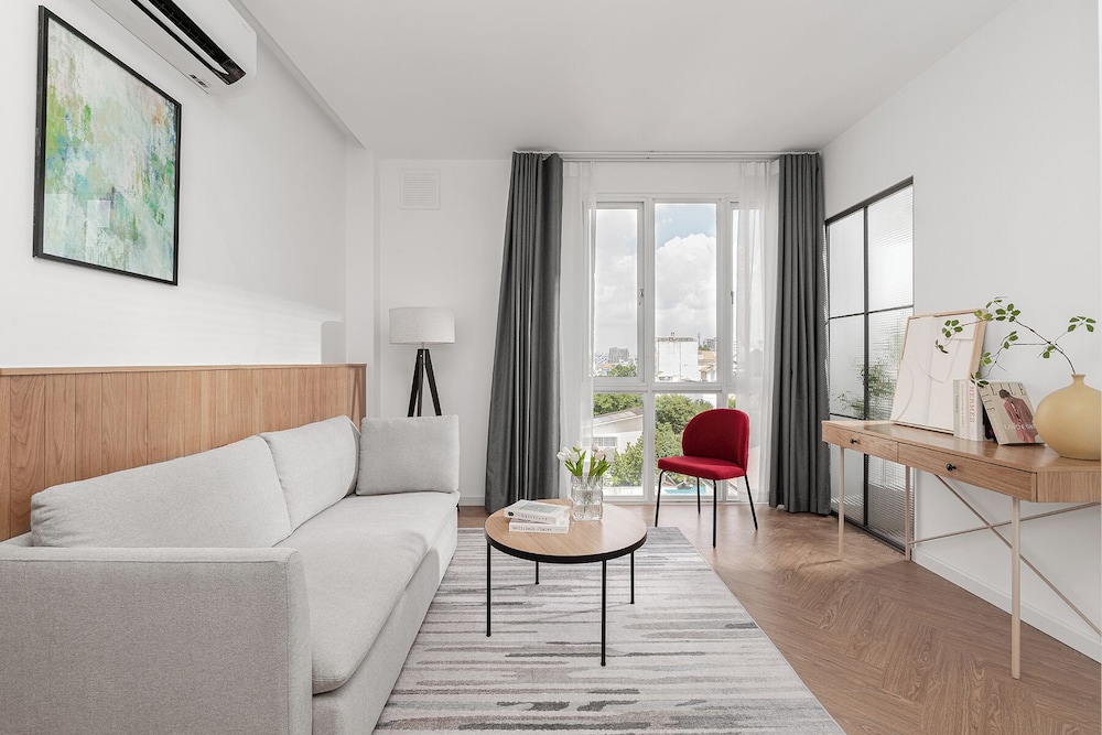 Deluxe Room, City View