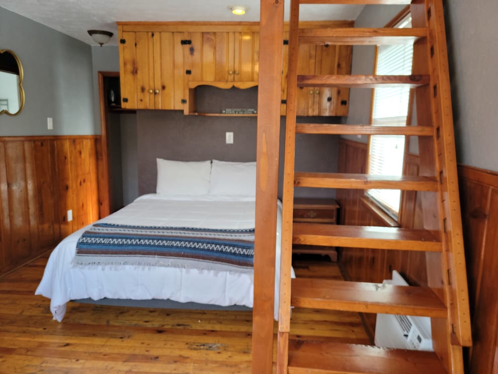 Loft, 1 Bedroom (Cabin 20) photo 2