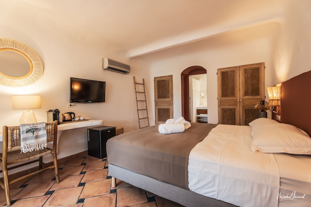 Standard Room - Photo 9