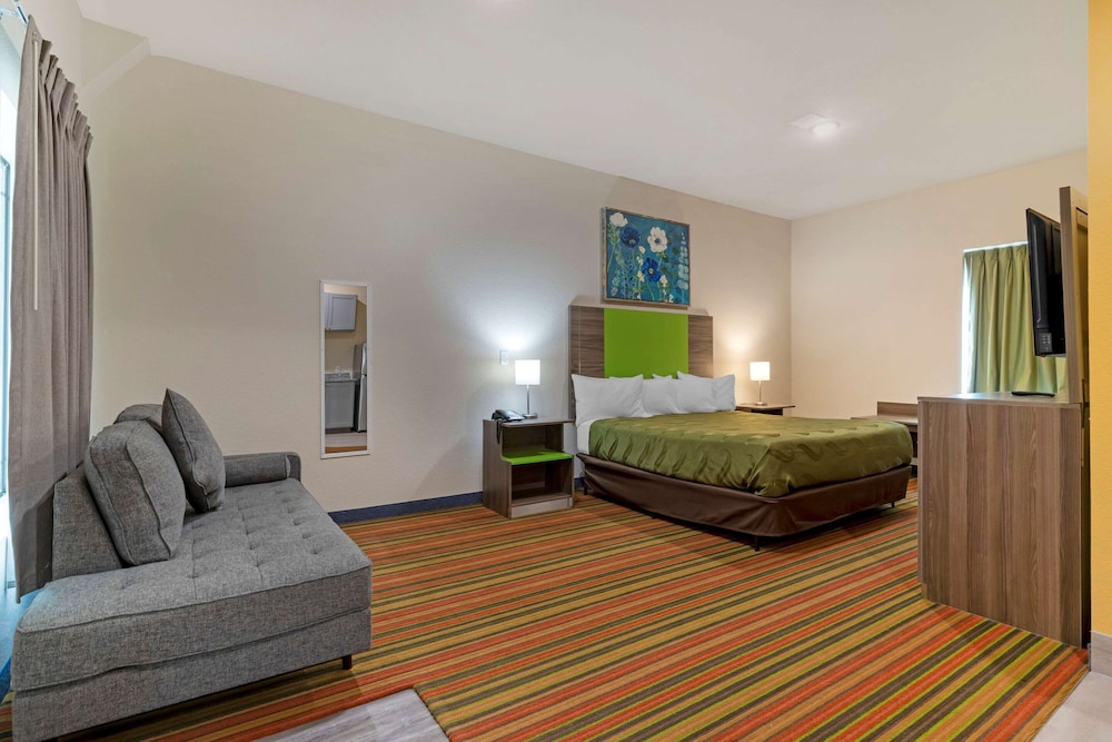Suite, 1 King Bed, Non Smoking - Photo 2