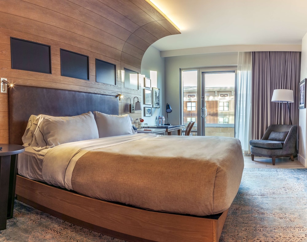 Room, 1 King Bed, Accessible, Terrace (Mobility & Hearing, Roll-in Shower) at Canopy By Hilton Dallas Uptown in Dallas