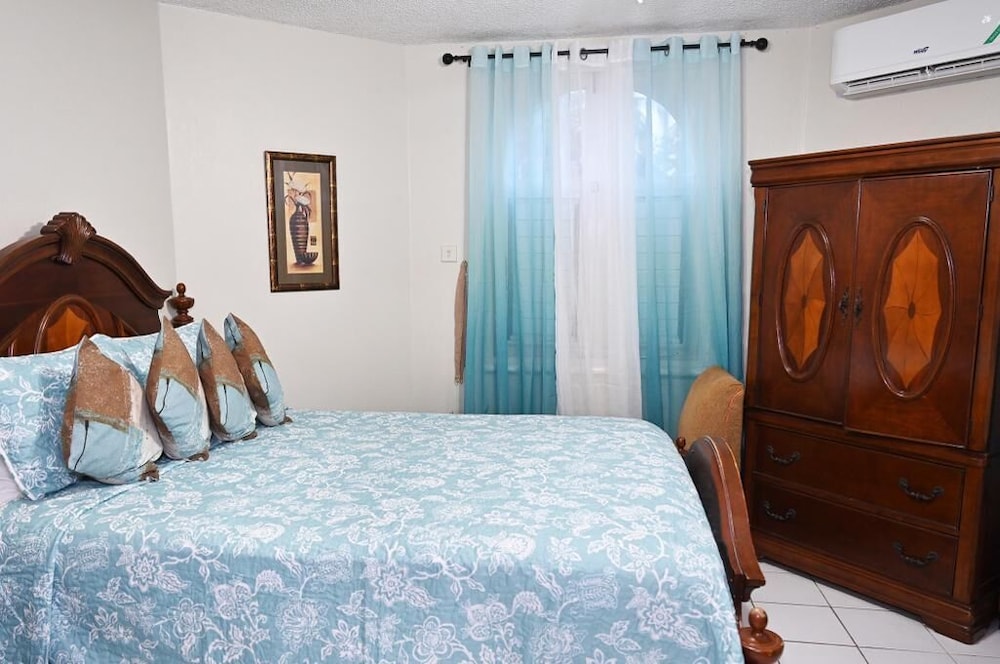 Deluxe Apartment, 1 Bedroom, Kitchen, Partial Ocean View