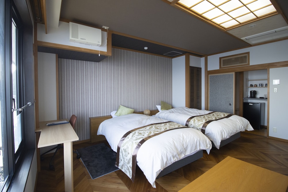 Modern Twin Room, Non-Smoking, No Pets Allowed photo 2