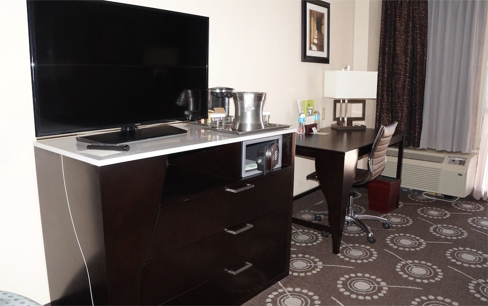 Room, 2 Queen Beds - Photo 2