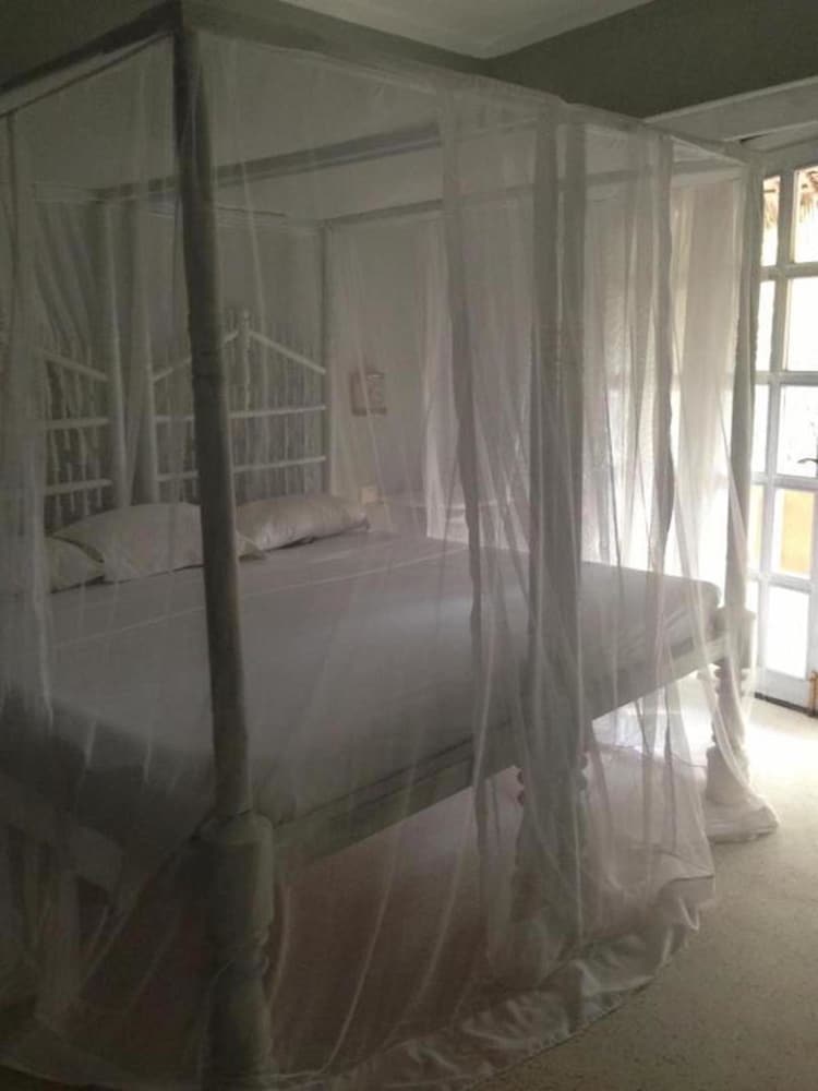 Classic Apartment, 3 Bedrooms, Pool View
