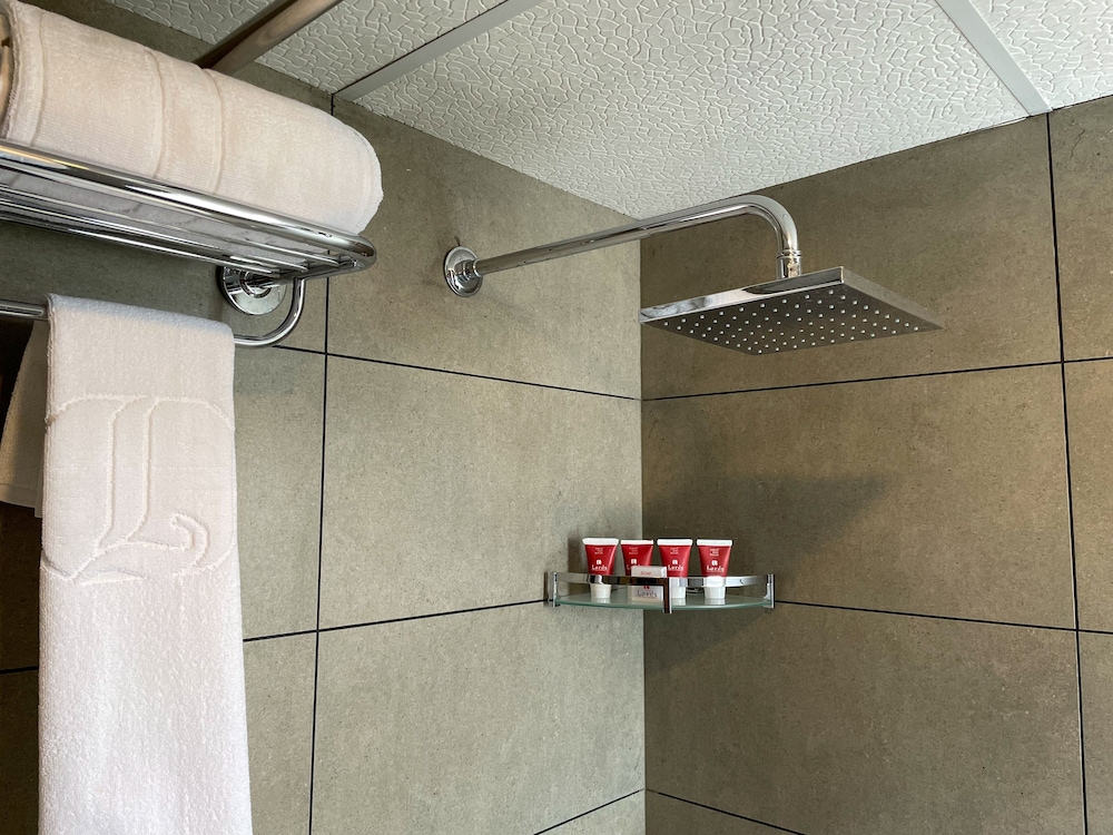 Deluxe Room - Photo 2