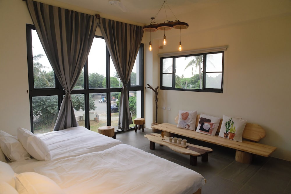 Sea View Squirrel Quad Room - Photo 4