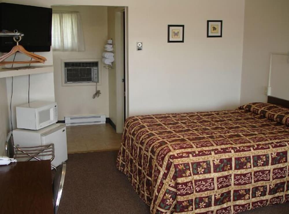 Standard Room, 1 Queen Bed photo 1