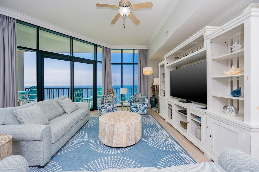 Condo, 3 Bedrooms