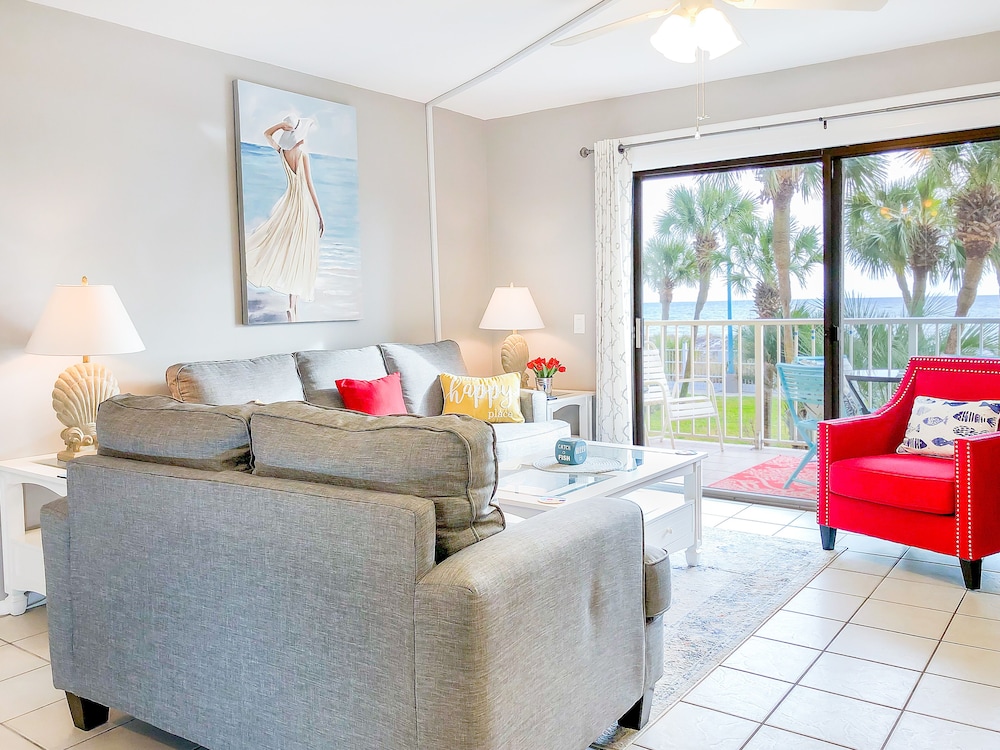 Deluxe Condo (1.5 Bathrooms)