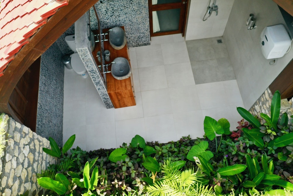 Superior Bungalow 2