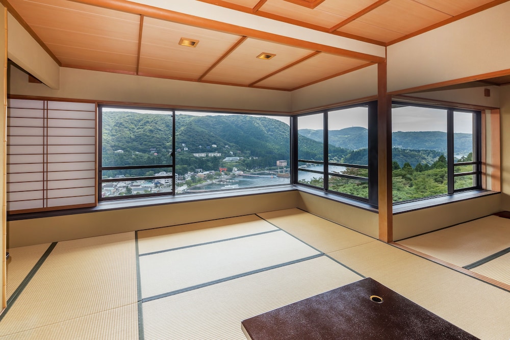 TYPE 5 Suite Japanese Room / Lake View / Smoking (proxy reservation unavailable)