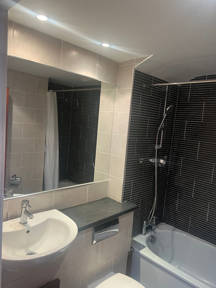 Basic Double or Twin Room photo 2