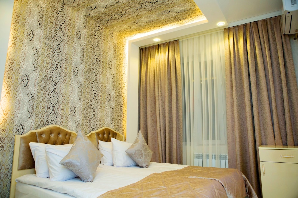 Standard Double or Twin Room - Photo 13