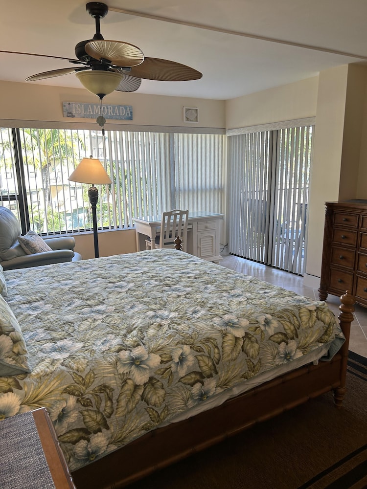 Condo, 2 Bedrooms
