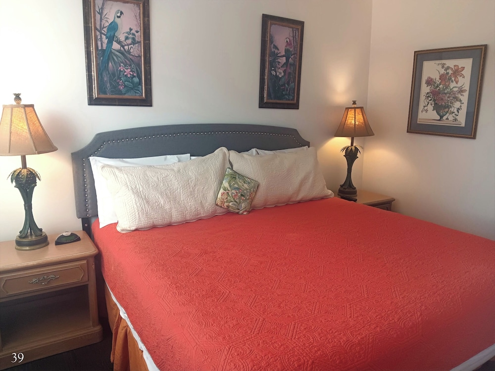 Townhome, 1 King Bed (Room 39)