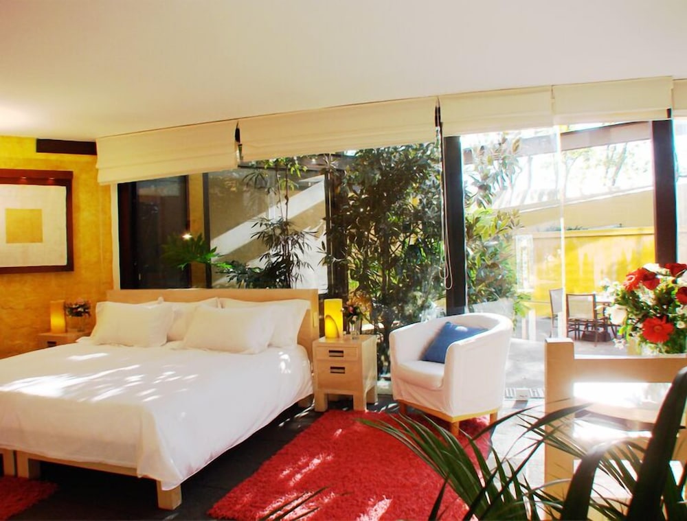 Deluxe Suite photo 2